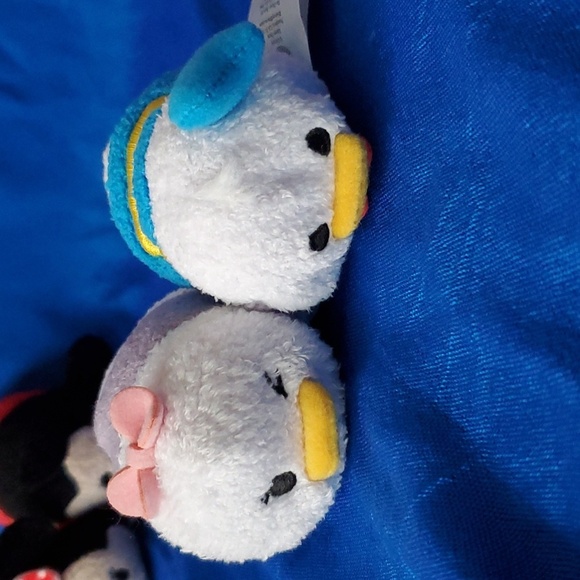 Disney / Pixar Tsum Tsum Donald Duck & Daisy Duck Mini Plushes - Picture 1 of 11